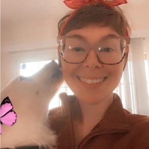 Meet your Posher, Samantha 🌸